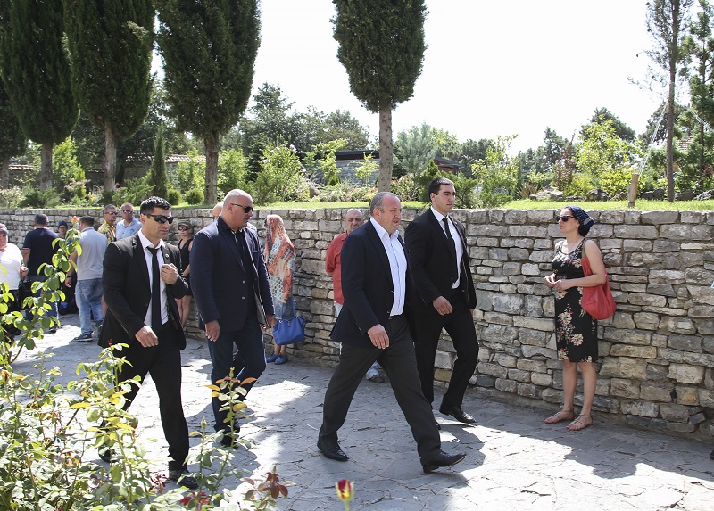President congratulated Georgian people with Pentecost from Mtskheta Female Monastery 